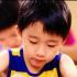 白衣折扇翩翩少年