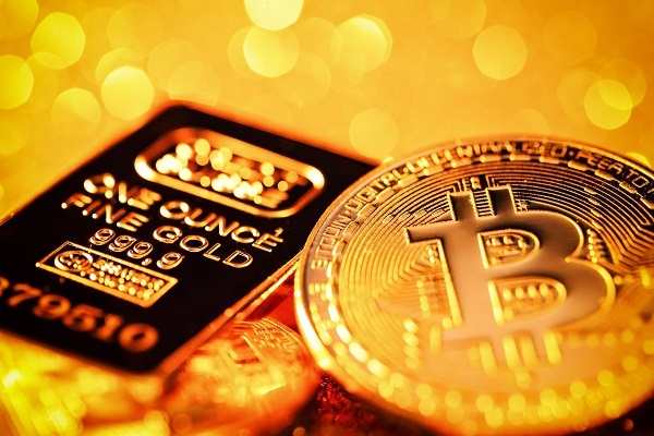 Cú sốc lạm phát đẩy nhà đầu tư vào Bitcoin và vàng