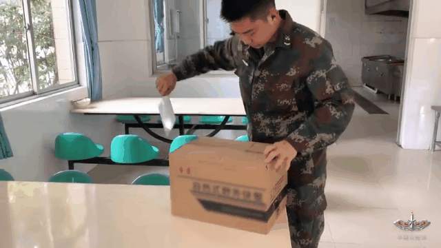 快递 战士 食品 野战 东风 卤蛋