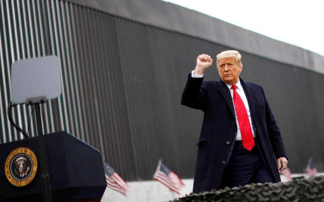 Tổng thống Donald Trump: Không thể phế truất được tôi!
