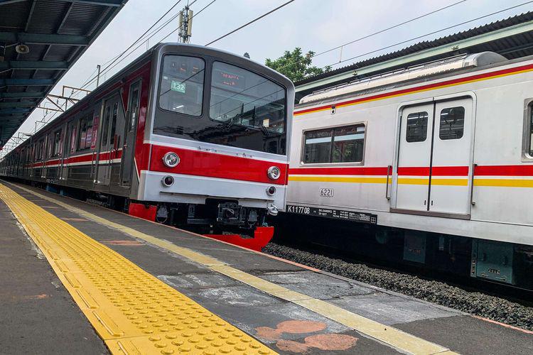 KCI Tambah 6 Perjalanan KRL Feeder untuk Urai Kepadatan Penumpang di Stasiun Manggarai