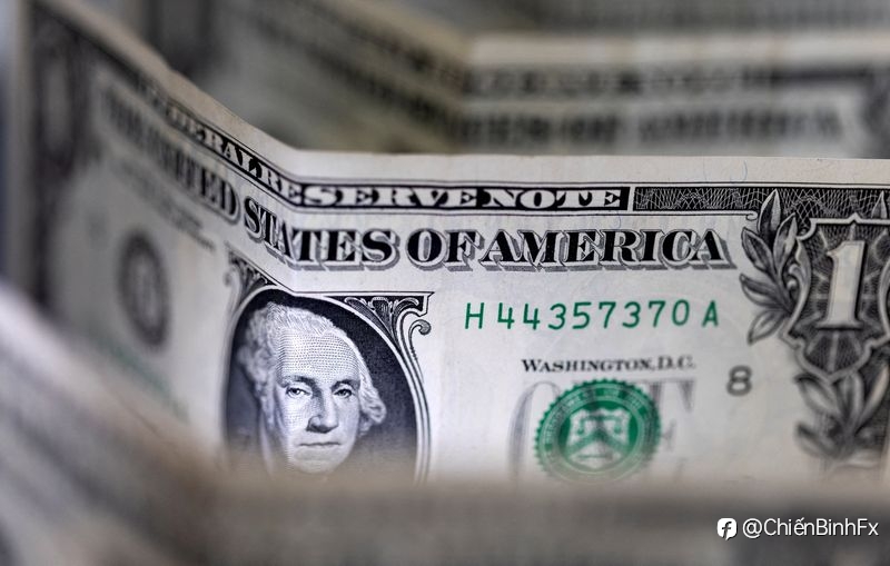 Đồng đô la ổn định trước khi Fed công bố biên bản cuộc họp tháng 7; Đồng Bảng tăng giá