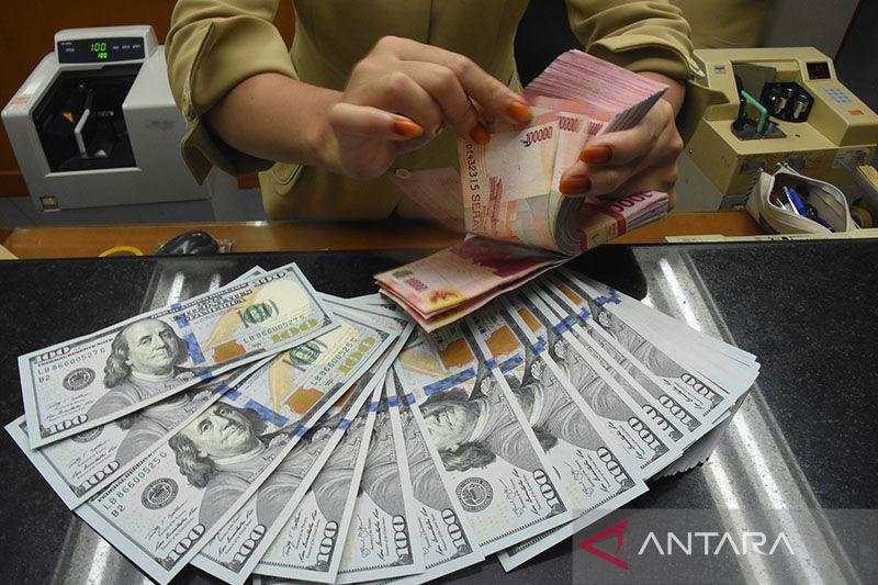 Rupiah Selasa pagi melemah 18 poin