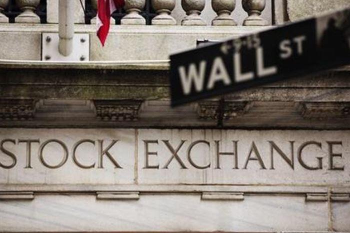 Wall Street Turun Imbas Kekhawatiran China soal Covid-19