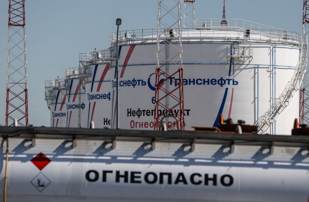 Phương Tây có áp trần giá dầu, Nga cũng không hề hấn?